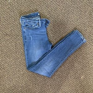 Women’s Levi’s jeans